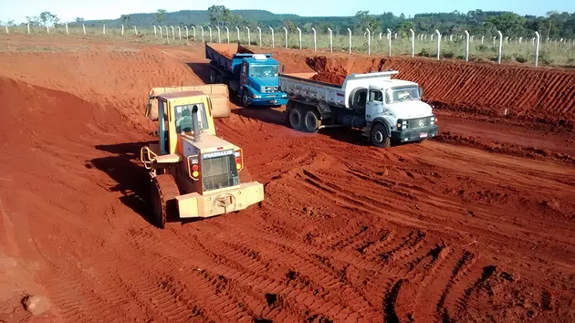 Terraplenagem no Distrito Industrial